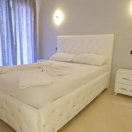 ホテル Dior Sarandë